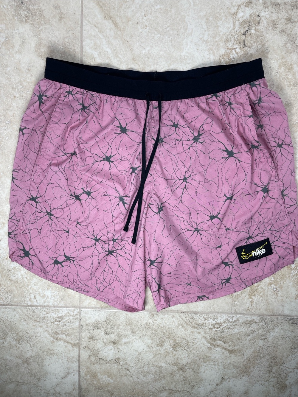 Nike Men's Flex Stride 7" Dri-FIT Running Shorts Pink
Neuron Print Size M